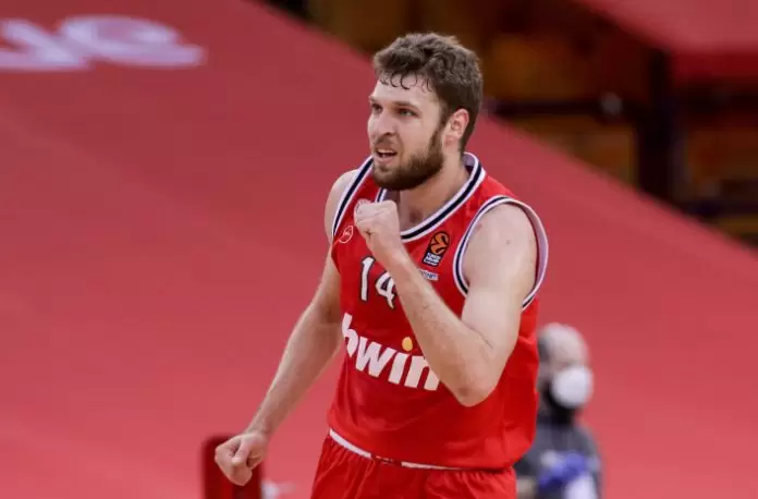 Sasha Vezenkov Olympiacos