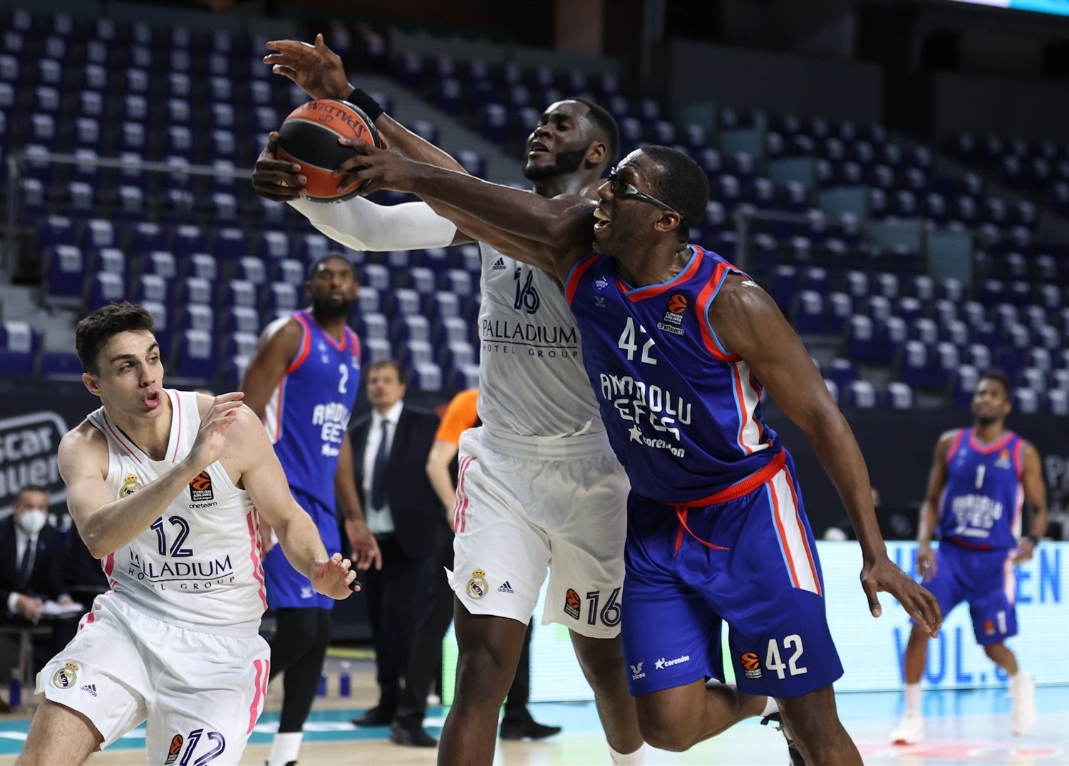 Usman Garuba Real Madrid Anadolu Efes