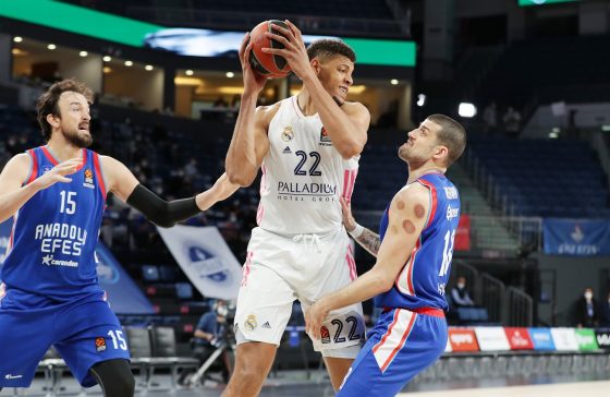 Walter Tavares could miss Game 2 between Real Madrid and Anadolu Efes, due to injury