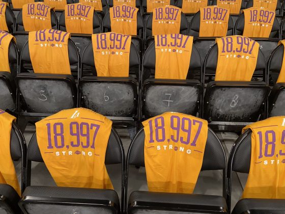 Lakers to mark season opener vs Warriors by giving special shirt to fans