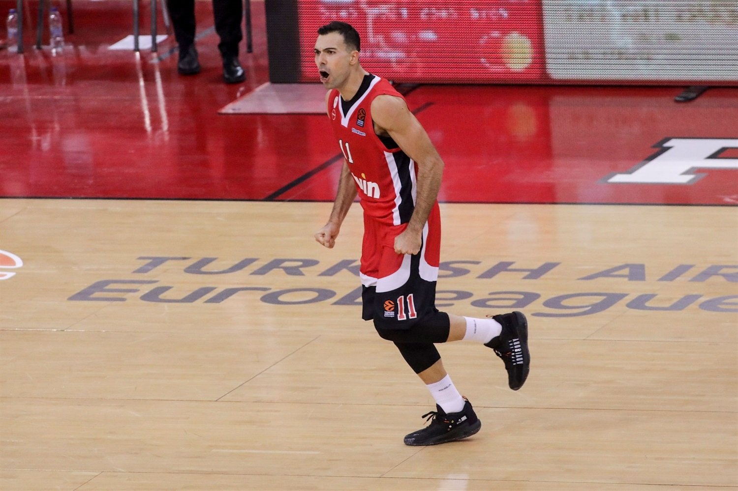 kostas-sloukas-olympiacos-piraeus-eb21