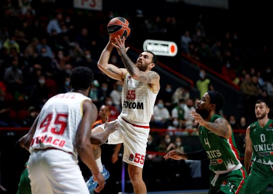 Mike James led Monaco to a 20-point win over Barcelona