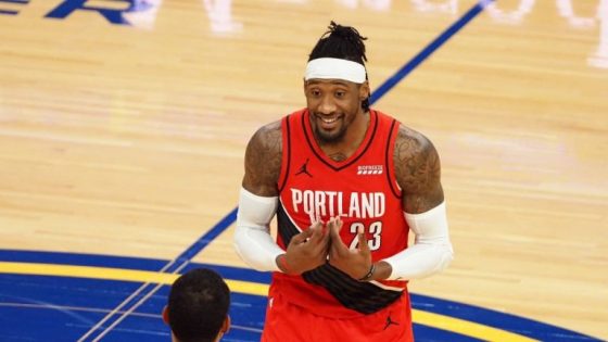 Blazers’ Covington fined for throwing mask at official