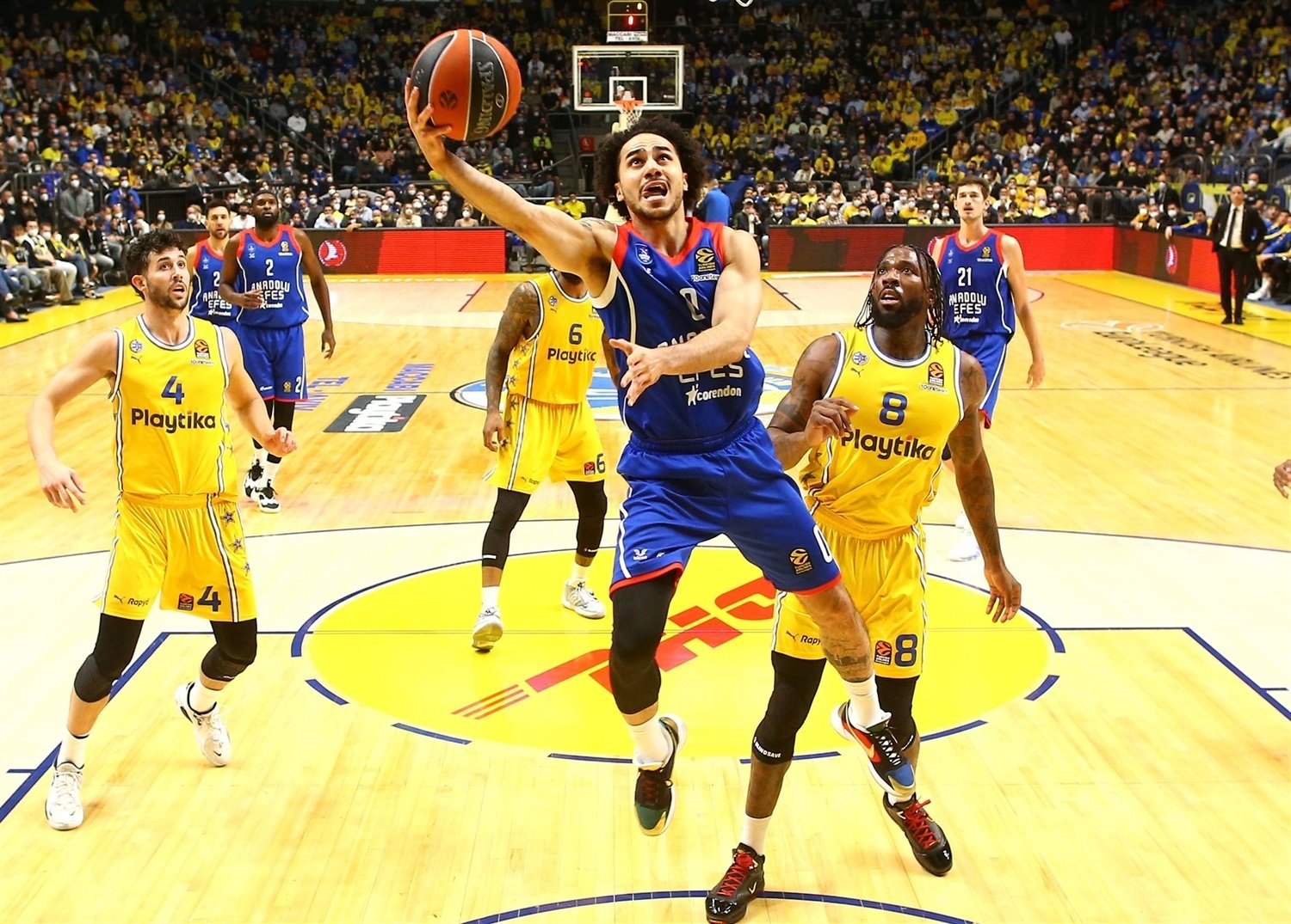 Shane Larkin Anadolu Efes Maccabi Tel-Aviv