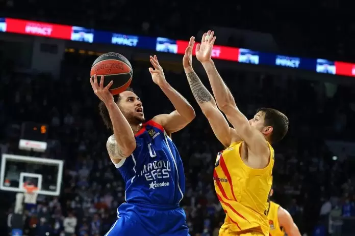 Shane Larkin Anadolu Efes FC Barcelona