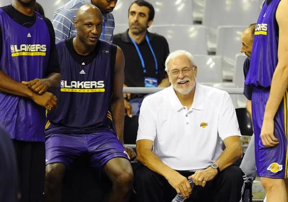 Lamar Odom says Lakers need to hire Phil Jackson as next coach