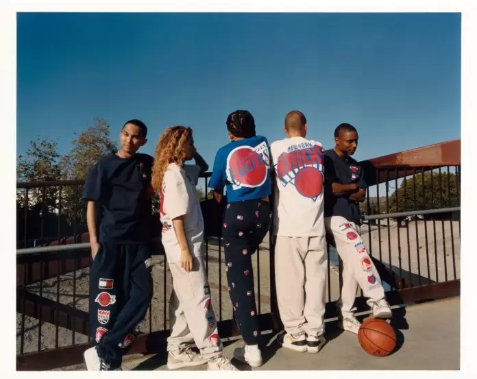 TOMMY JEANS