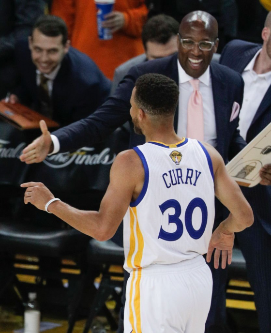Mike Brown on Steph Curry’s mindset: “He’s always that confident because he thinks next play all the time”