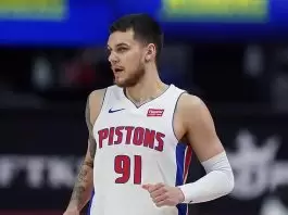 Pacers officially sign Deividas Sirvydis