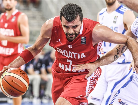 Krunoslav Simon hopes to battle Anadolu Efes’ teammates in Berlin