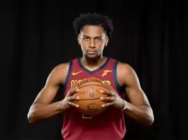 Bucks sign Marques Bolden