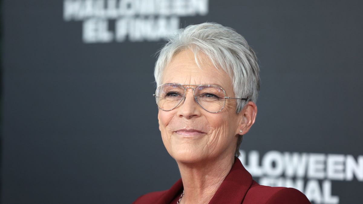 Halloween Ends' Jamie Lee Curtis Reacts To Lakers' LeBron James Calling ...