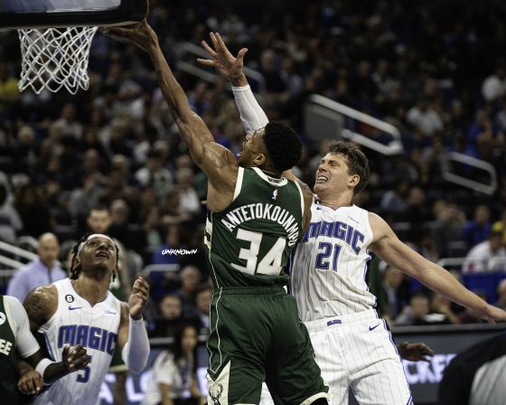 Giannis Antetokounmpo: “A great compliment to be in the same sentence as Hakeem Olajuwon”
