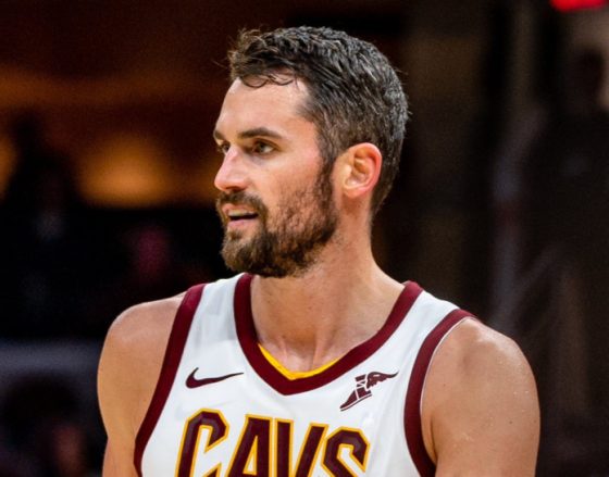 Heat officially sign Kevin Love