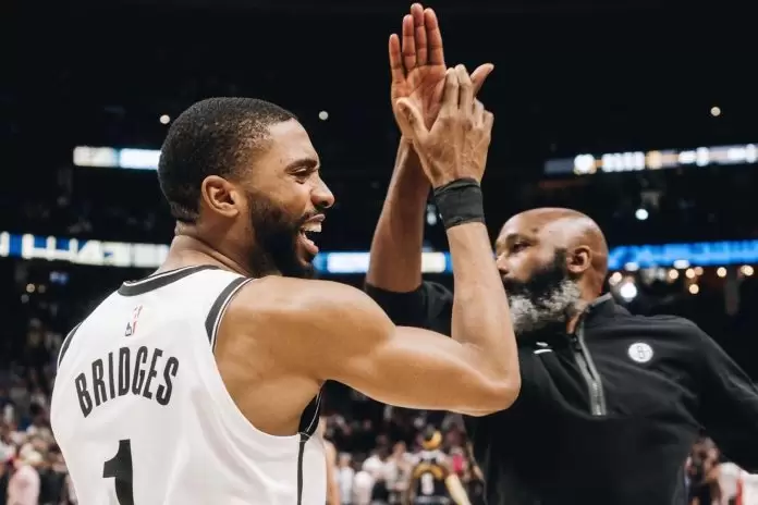 Jacque Vaughn Mikal Bridges