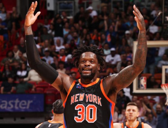 Julius Randle punches winning three, Knicks extend win skid to 8 in an escape vs Heat