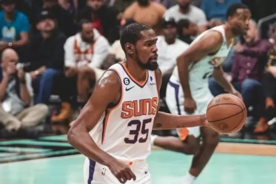 Kevin Durant trade gaining traction as Spurs emerge as suitor ahead of NBA Draft