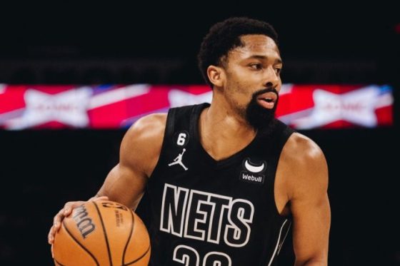 Spencer Dinwiddie attends Lakers game amid signing rumors