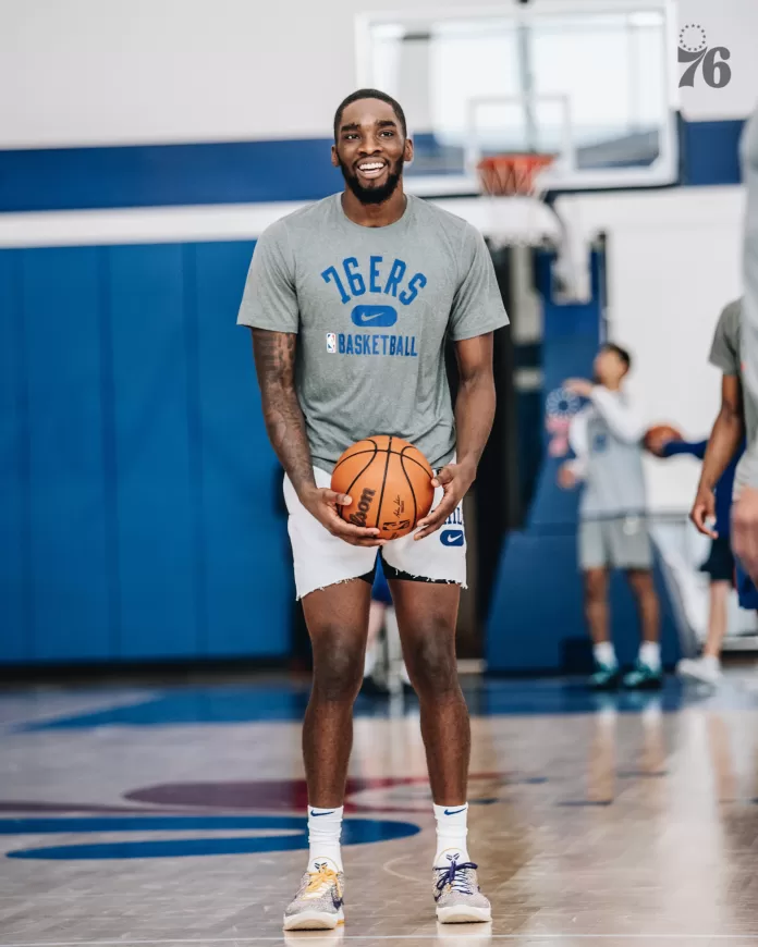 Shake Milton injured; Cory Joseph in limbo