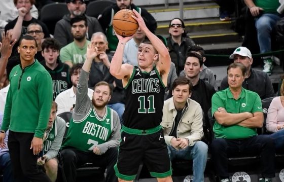 Payton Pritchard pays friends who play overseas to guard him