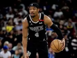 Devonte’ Graham received welcome to the league moment from a Marvin Williams screen