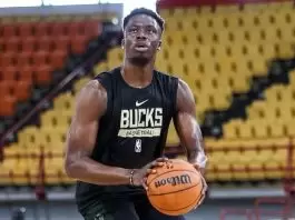 Bucks waive Alex Antetokounmpo to retain his G League rights