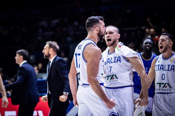 Hot-shooting Italy enters WC quarterfinals, torches Puerto Rico at fourth-quarter rallies