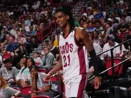 Emoni Bates undergoes knee surgery