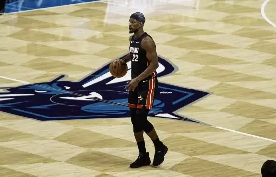 Butler criticizes Hart, suggests Knicks would be at home if he were healthy