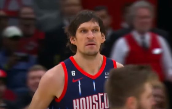 Rockets to guarantee contracts of Boban Marjanovic and Aaron Holiday