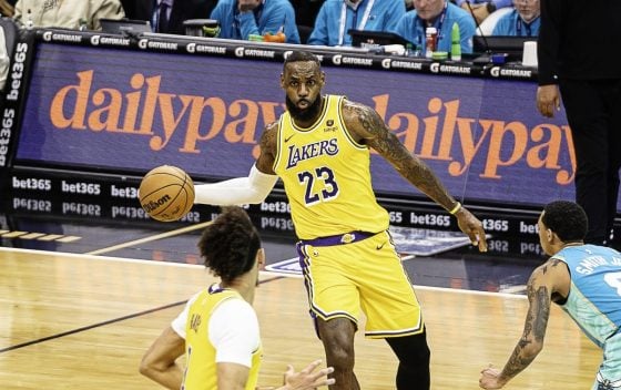 Shaq says LeBron is blend of Kobe and Wade in rare player comparison