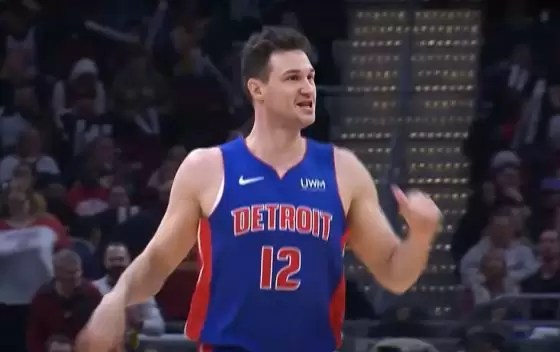 Pistons waiving Danilo Gallinari, opening free agency pursuits