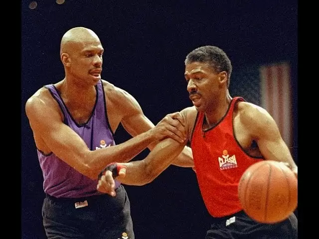 Julius Erving reflects on feeling overshadowed by Kareem Abdul-Jabbar