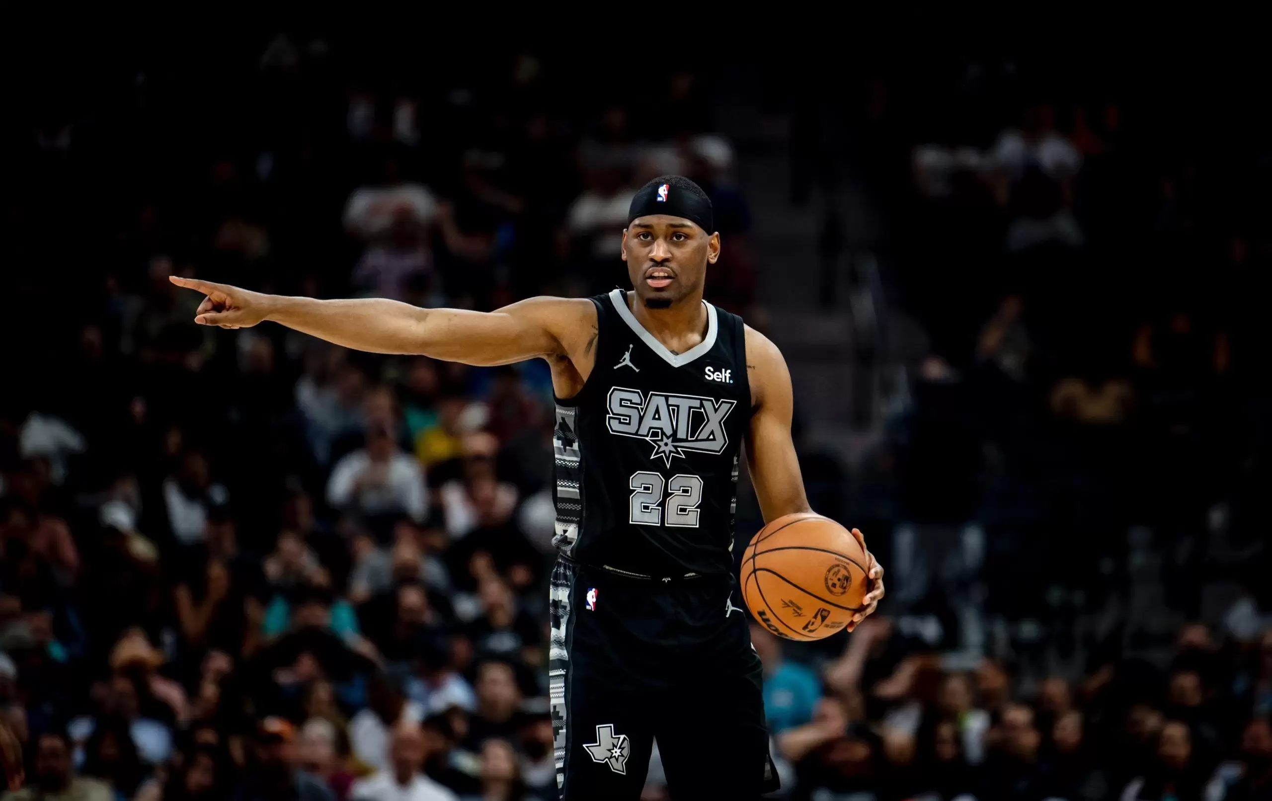 Magic sign Malaki Branham