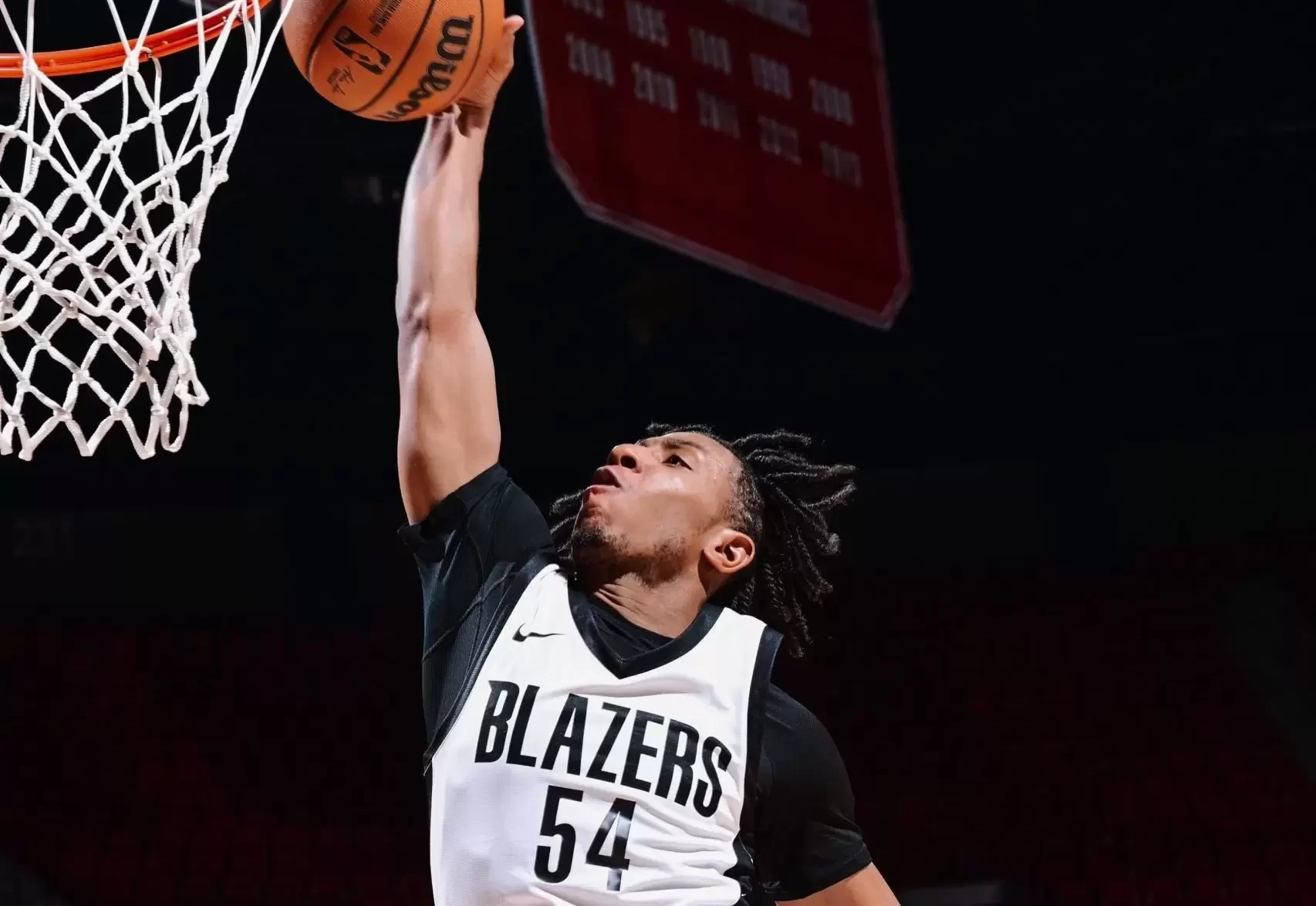 Suns sign Kennedy Chandler