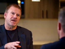 Tilman Fertitta keeps Rockets stake despite ambassador role