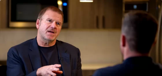 Tilman Fertitta keeps Rockets stake despite ambassador role