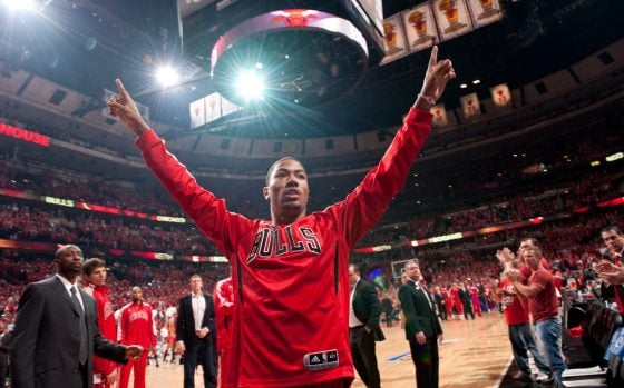 Bulls plan Derrick Rose tribute, hold off on jersey retirement