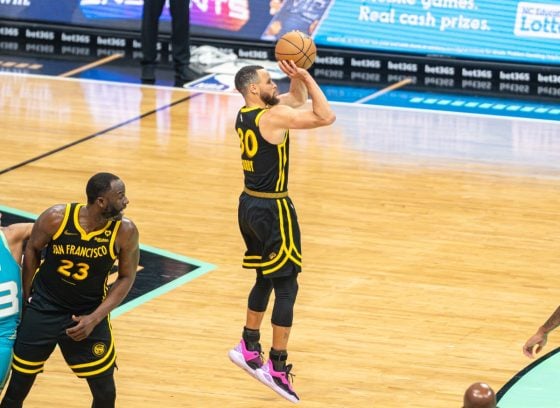 Steph Curry injures hamstring after running 1.99 miles in Game 7