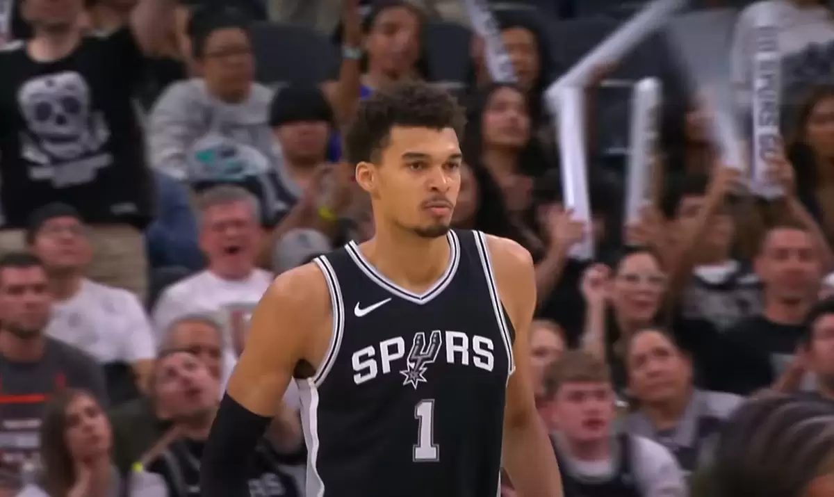 빅터 웸바니아마 부상 관련 이미지