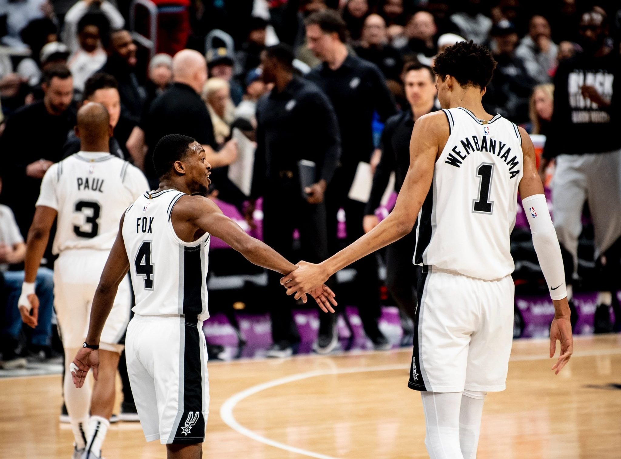 De'Aaron Fox and Victor Wembanyama