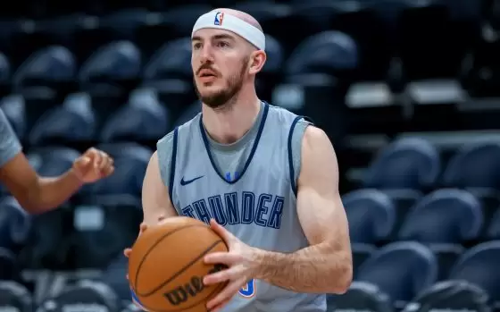 Chet Holmgren on Alex Caruso: He’s extremely vocal in our locker room as a leader
