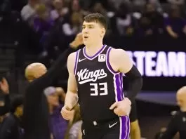 Jake LaRavia signs two-year, $12M Lakers deal