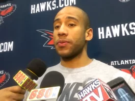 Dahntay Jones caught smearing after sniffing butt