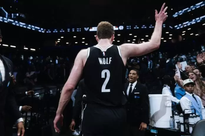 Nic Claxton: Danny Wolf has a really good feel for the game