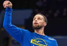 Steph Curry suffers right ankle sprain