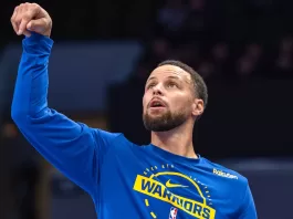 Steph Curry suffers right ankle sprain