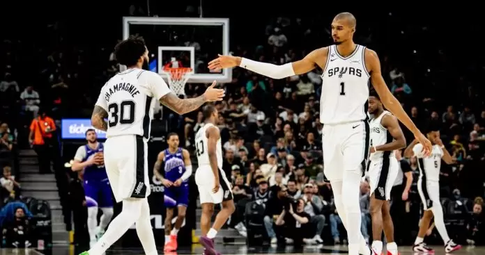 Wembanyama drops 33 to lift Spurs over Jazz 123-110