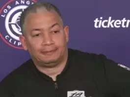 Tyronn Lue: “We got a game in our hands and gave it away”
