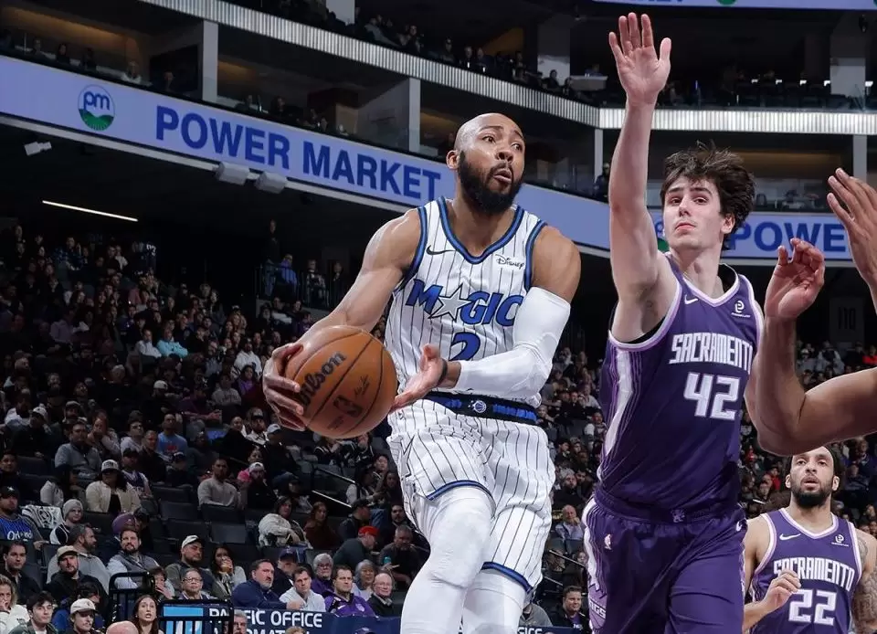 Orlando Magic head coach Jamahl Mosley had plenty of great things to say about new guard Jevon Carter after Thursday's 131-94 road win vs. the Sacramento Kings (14 points/3 rebounds/4 assists/1 steal/5-8 FG/3-5 3-PT/1-1 FT/+34 +/- in 23 minutes off the bench).